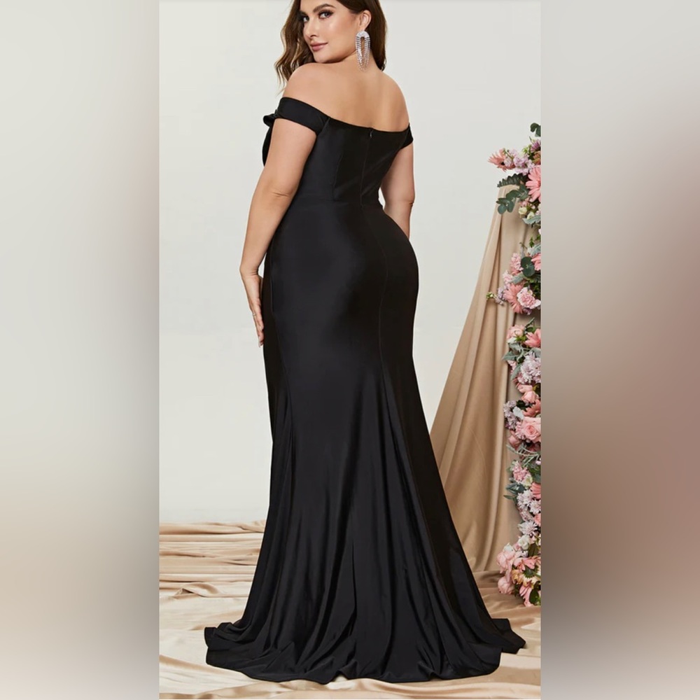Faeriesty Off Shoulder Ruched Slit Formal Gown- Plus Size - Picture 7 of 7